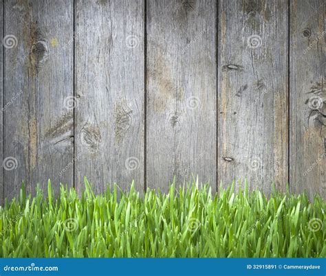 A Wood And Grass Texture Background Un Fondo De Textura De Madera Y Pasto Royalty Free Stock