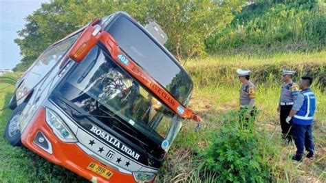 4 Fakta Kecelakaan Maut Bus Rosalia Indah Di Tol Semarang Batang