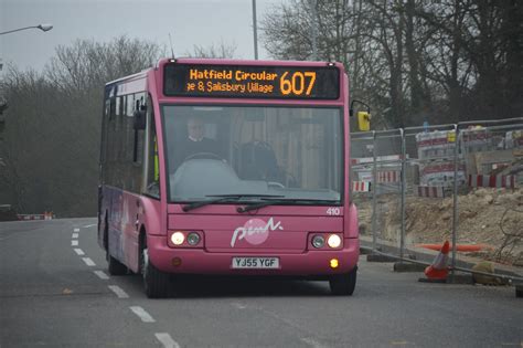 410 Yj55 Ygf Hatfield Station 19 03 15 Uno Buses Stevensaaron153