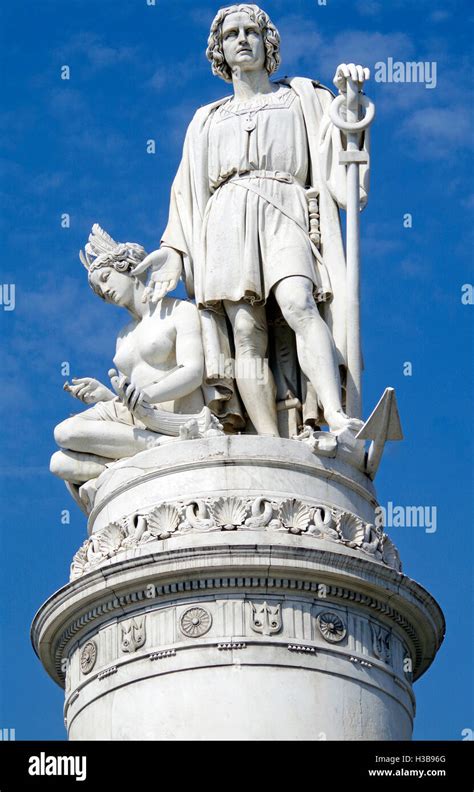 Italy christopher columbus statue hi-res stock photography and images ...