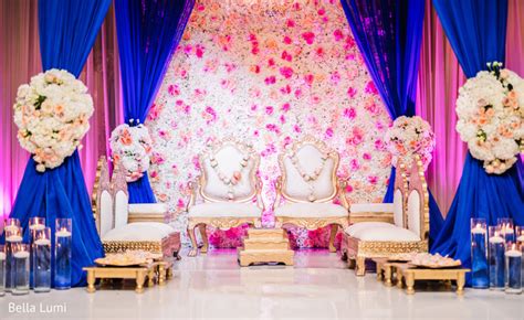 Stunning floral mandap backdrop. | Photo 139742