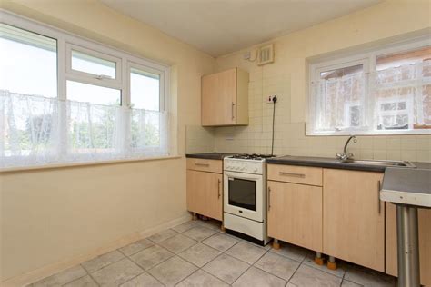 Glebe Way Whitstable Ct5 2 Bed Flat For Sale £215000