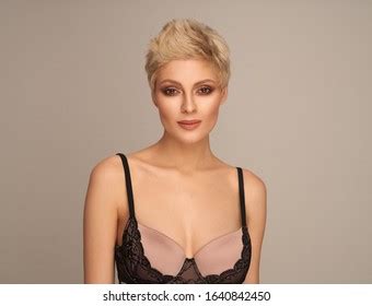 Portrait Sexy Blonde Woman Short Hair Stock Photo 1640842459 Shutterstock