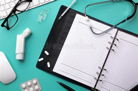 St Thoscope Dans Le Bureau De M Decins Avec Le Carnet Le Clavier La