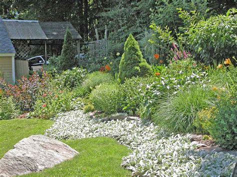 13 Hillside Landscaping Ideas to Maximize Your Yard