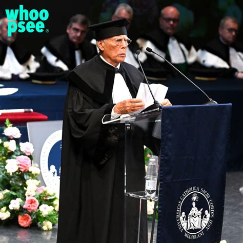 Giorgio Armani Riceve Una Laurea Honoris Causa In Global Business