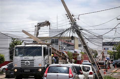 Caminhão Arrasta Fiação E Deixa Parte Do Polo De Saúde Sem Energia Em