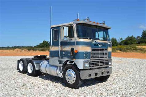 International 9670 Eagle 1982 Sleeper Semi Trucks