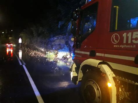 FOTO Nubifragio Sul Varesotto Piante Cadute E Sottopassi Allagati A