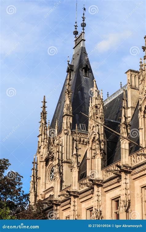 Fragmento De La Arquitectura Gótica De Francia Foto De Archivo Imagen De Europa Torreta