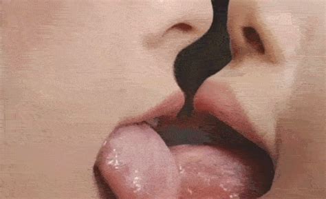 Long Tongue Lesbian Kiss Xxgasm