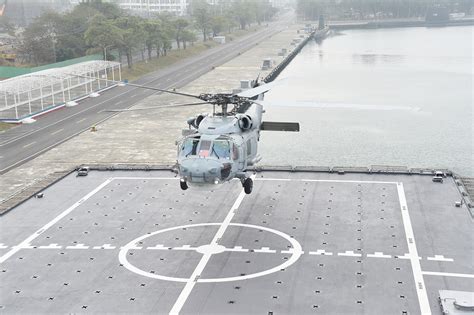 【圖輯】海軍春節加強戰備操演 兩棲船塢運輸艦內「野戰醫院」首曝光 上報 焦點