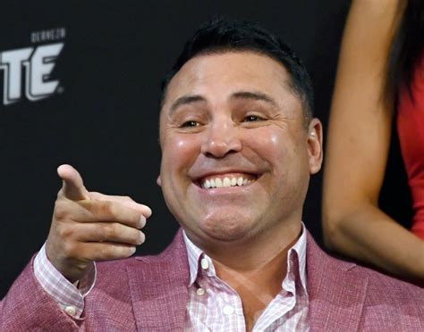 Óscar De La Hoya Celebró Su Cumpleaños 49 Con La Modelo Holly Sonders