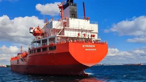 Navio tanque norueguês é atingido no Mar Vermelho por míssil dos