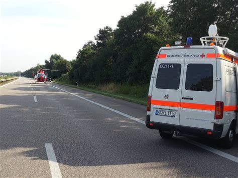 Unfall auf der A5 bei Neuenburg führt zu langem Stau Vier Menschen