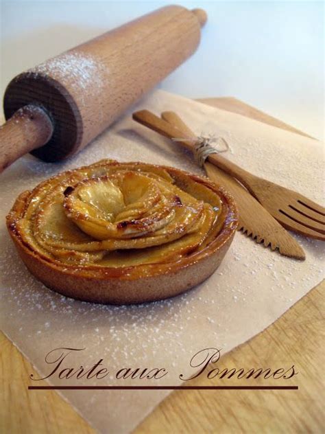 Tarte aux Pommes sur fond de compote pâte sablée à l amande Tarte