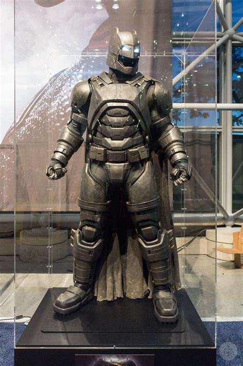 Get up close and personal with Batman v Superman costumes at NYCC | Polygon