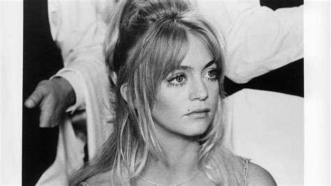 Stunning American Actress Goldie Hawn And Her Lifes Work In Movies