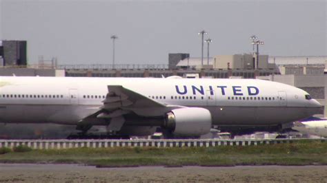 United Airlines Boeing N Ua Takeoff In San Francisco