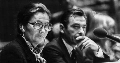 Hommage à Simone Veil figure emblématique du combat pour les droits