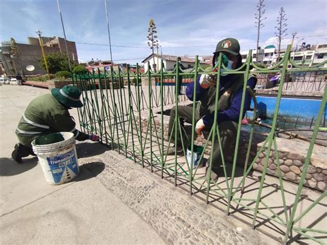 Municipalidad De Puno Realiza El Mantenimiento Y Pintado De La Pileta