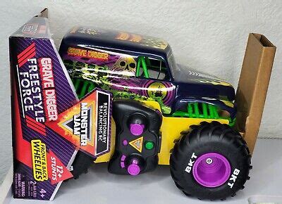 MONSTER JAM GRAVE Digger Freestyle Force RC Monster Truck 1:15 USB Rechargeable £36.69 - PicClick UK