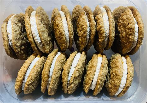 [homemade] Oatmeal Cream Pies R Food