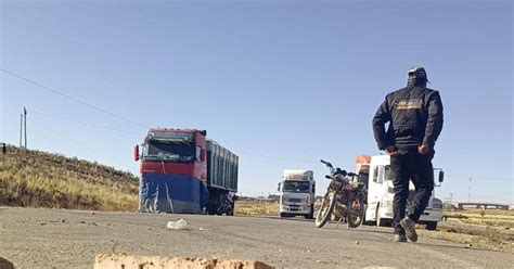 No Hay Alimentos No Tenemos Ni Agua Choferes Varados Por El Bloqueo