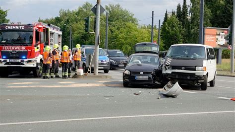 Drei Verletzte Nach Unfall Auf Chemnitzer S Dring Radio Chemnitz