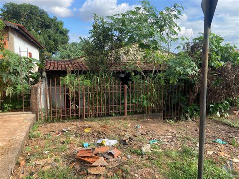 Residência abandonada no bairro Caramuru atrai Caramujos e preocupa