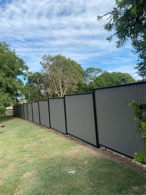 Mix And Match Colorbond® Colours To Achieve An Exciting Look 😃 This Fence In Cedar Grove By