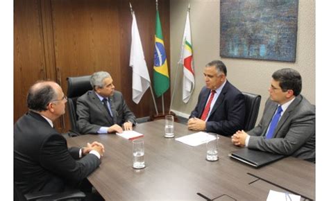 EM VISITA HISTÓRICA PRESIDENTE DO TJMG RECEBE PRESIDENTE DA AOPMBM