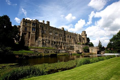 Filexterior Of Warwick Castle From Across The River Avon 2009