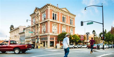 Petaluma - Sonoma County Tourism