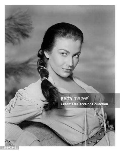 101 Photos Et Images Haute Résolution De Mara Corday Getty Images