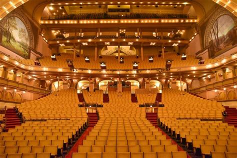 Auditorium Theatre Presents HISTORIC THEATRE TOURS — Preview