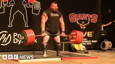 Staffordshires Eddie Hall Lifts Record Breaking 500kg Bbc News