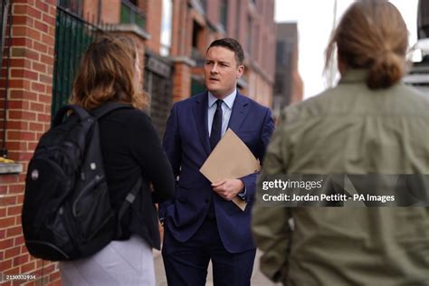 Wes Streeting Mp In Hainault North East London After A 14 Year Old