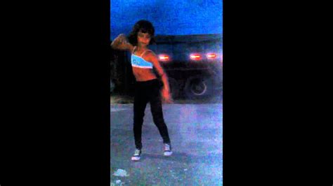 Menina Dança Muito Esquercito Youtube