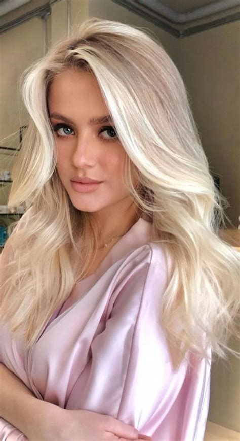 Flattering Blonde Highlights Ideas For Platinum Blonde