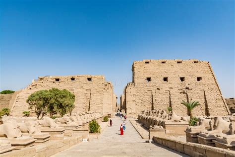 Entrada Al Templo De Karnak En Luxor Thebes Antiguo Egipto Imagen De