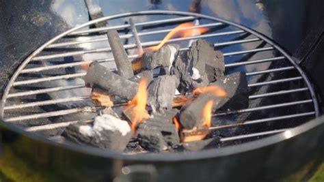 C Mo Encender Una Barbacoa De Carb N Obelink