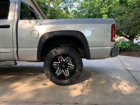 2006 Dodge Ram 1500 With 20x10 25 Vision Razor And 33 12 5R20 Yokohama