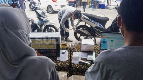 Pemprov DKI Jakarta Gelar Tes Uji Emisi Di Blok M Banyak Sepeda Motor