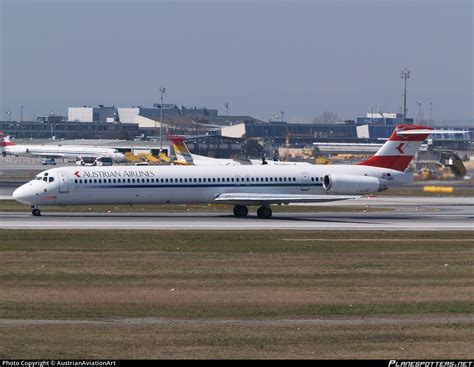 OE LMD Austrian Airlines McDonnell Douglas MD 83 DC 9 83 Photo By