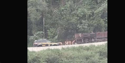 Caminh O Tomba Na Serra Das Antas Entre Veran Polis E Bento Gon Alves