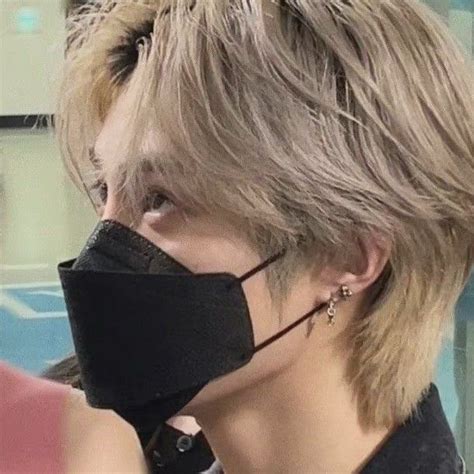 𝘩𝘰𝘸𝘮𝘶𝘤𝘩𝘫𝘰𝘺 Yangyang wayv Blonde hair Pretty people