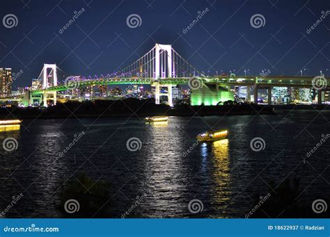 Regenbogenbr Cke In Odaiba Tokyo Japan Stockbild Bild Von Leuchten