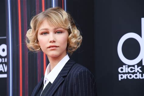 Grace VanderWaal - Biography, Height & Life Story | Super Stars Bio