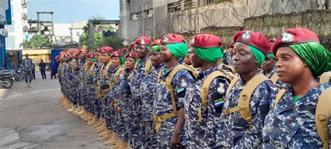 IGP SELLU ADMONISHES AND BIDS FAREWELL TO FPU 5 Sierra Leone Police